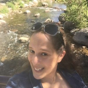 Meet your Posher, Lauren